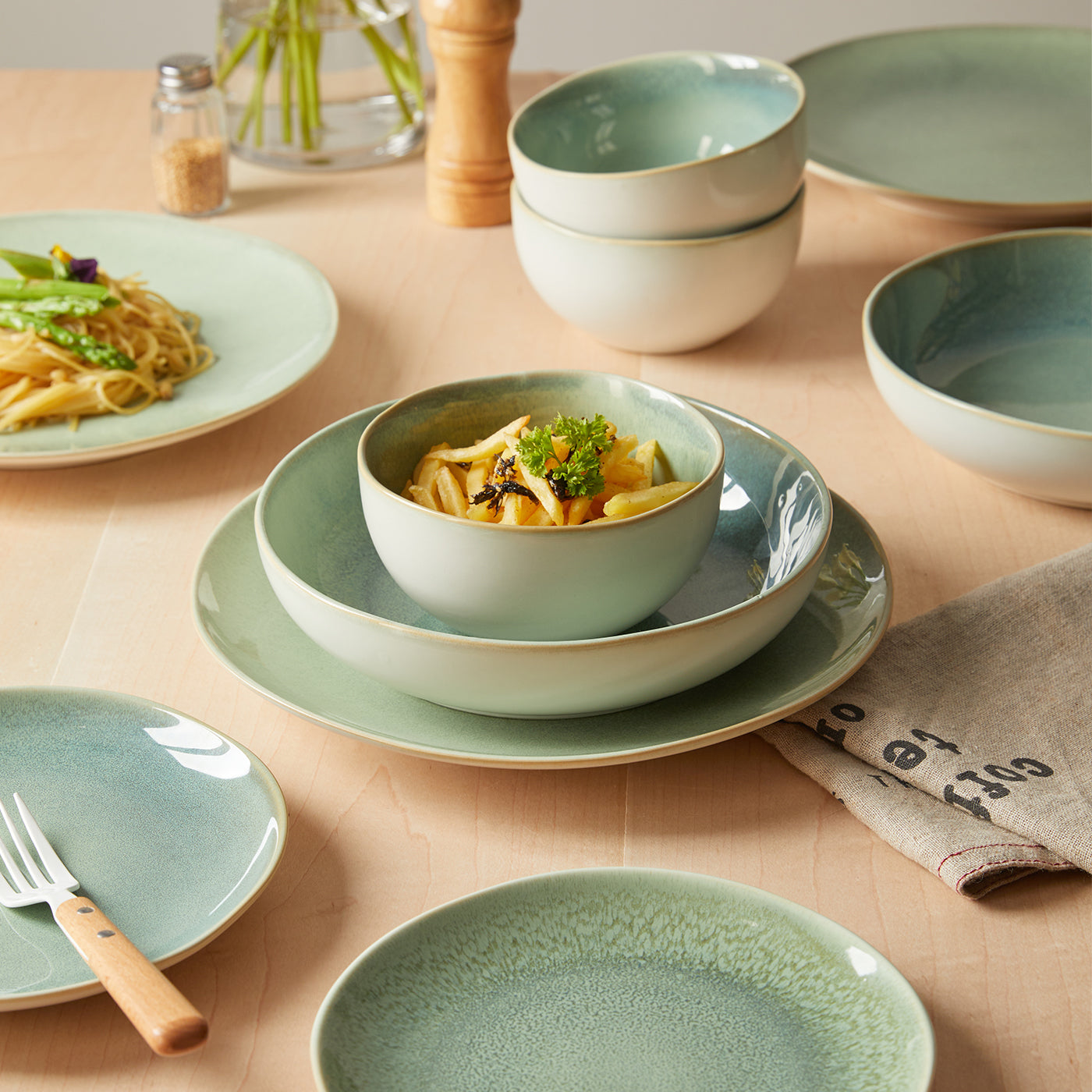 JIWOO-Lovina, 16pcs Essensset, Mikrowellengeeignet und Spülmaschinengeeignet